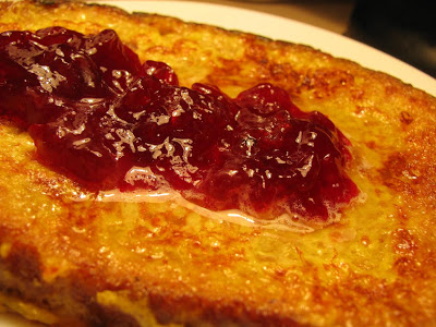 Intre bundas kenyer si french toast: paine in ou